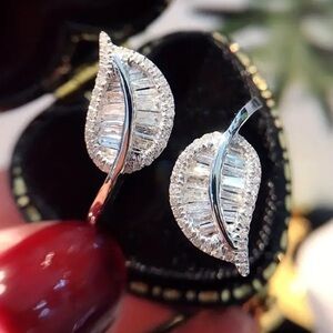 💋Silver Leaf Pavé Crystal Adjustable Ring